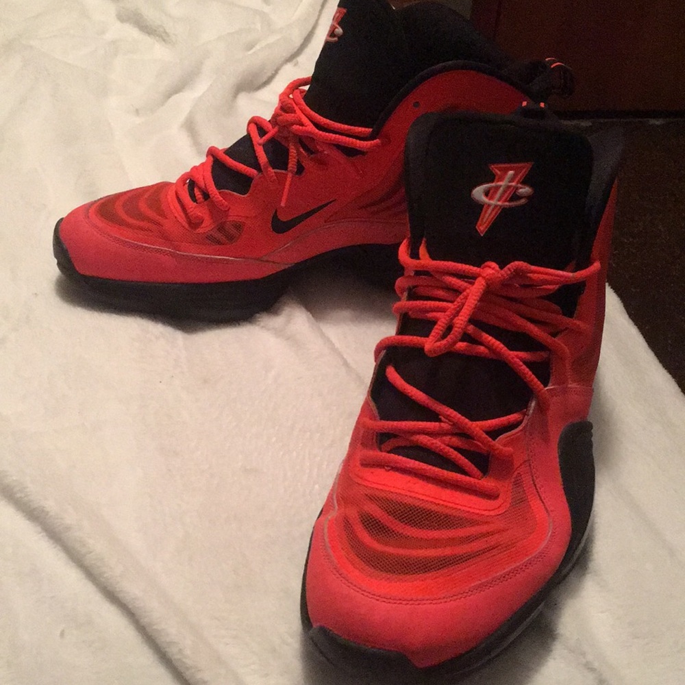 Nike air max CLEVELAND EDITION mids men’s size 13